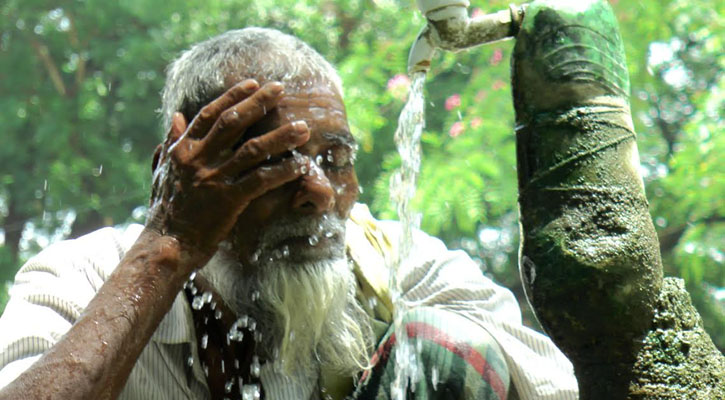 রাজশাহীতে মৌসুমের সর্বোচ্চ তাপমাত্রা, লু হাওয়ায় জীবন হাঁসফাঁস 